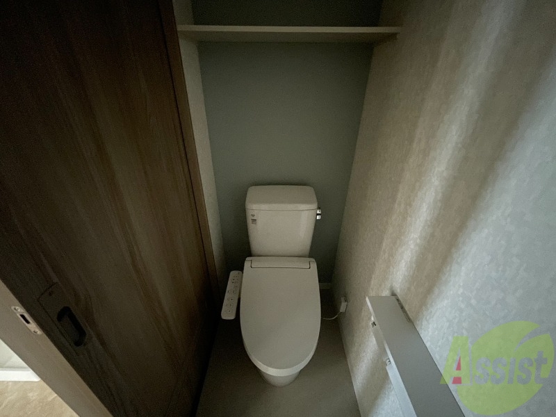 トイレ　トイレはこちらのウォシュレット付きになりますね。