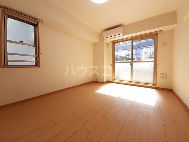 スクエアガーデン生田の居間写真