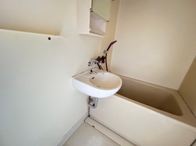 洗面設備　※参考写真