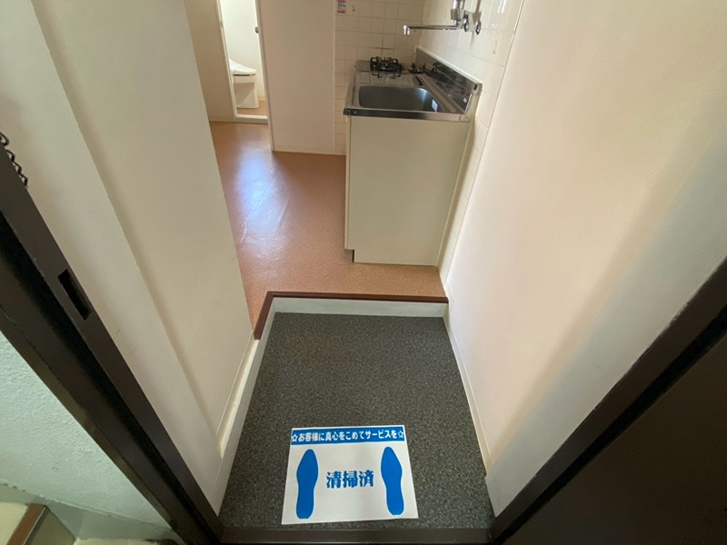 玄関　※他のお部屋のお写真です