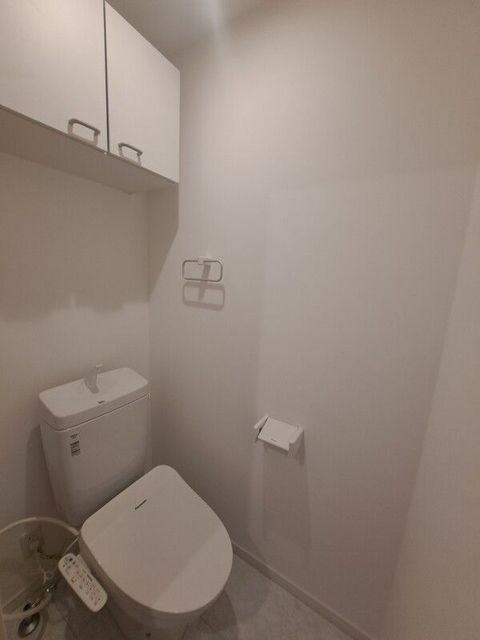 ＪＲ武蔵野線 新松戸駅 徒歩15分 3階建 築2年のトイレ写真
