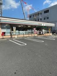 コンビニ　セブンイレブン東大阪新家東町店（コンビニ）まで190m