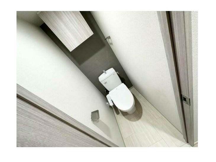 トイレ　落ち着いた色調のトイレです　・ネット使用料無料