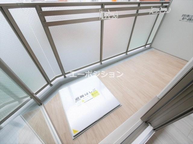 バルコニー　エスリード難波THE FIRST