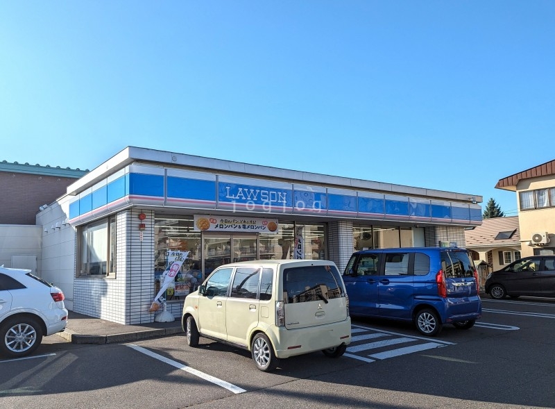コンビニ　ローソン帯広南七線店（コンビニ）まで623m