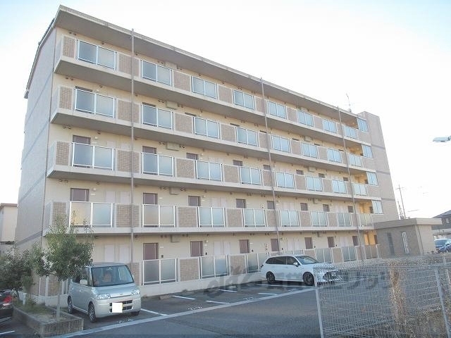 ラグリシーヌIIの外観写真