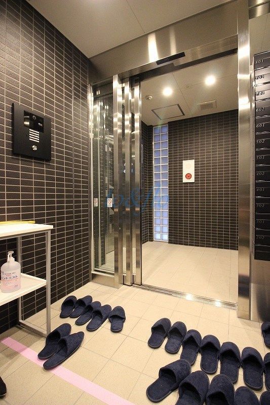 東急東横線 新丸子駅 徒歩4分 8階建 築6年の外観写真