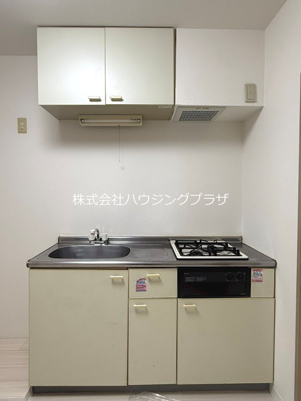 キッチン　ガス２口・システムキッチン