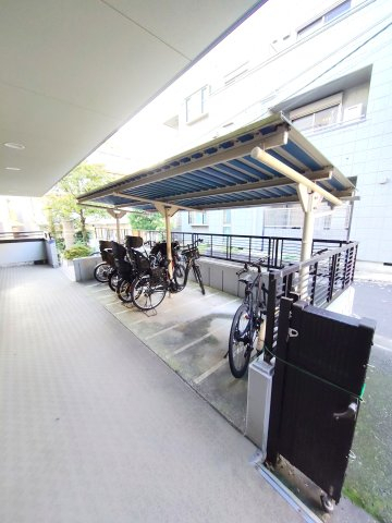 その他共有部分　★屋根付き駐輪場★