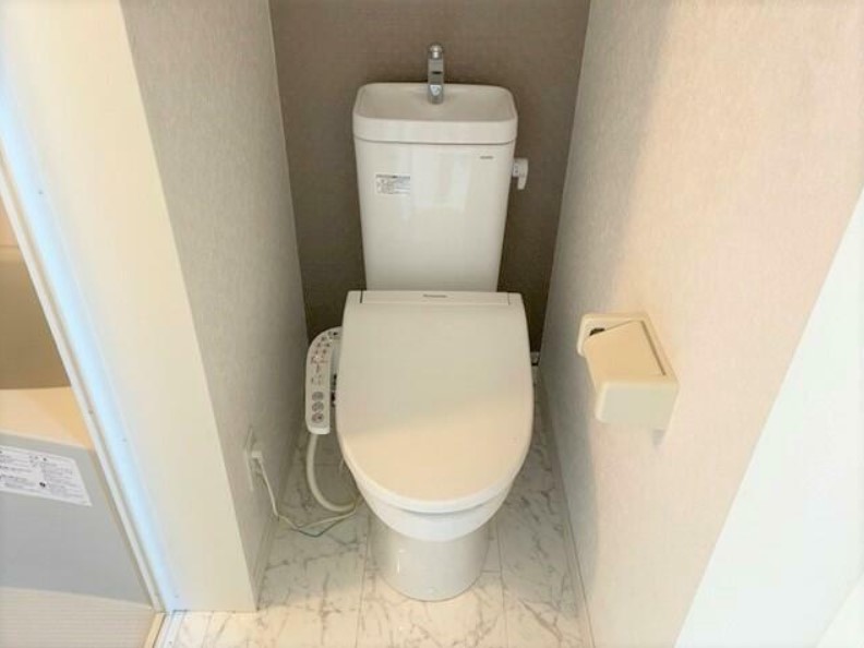 トイレ　※別部屋参考写真☆温水洗浄便座付きトイレ☆