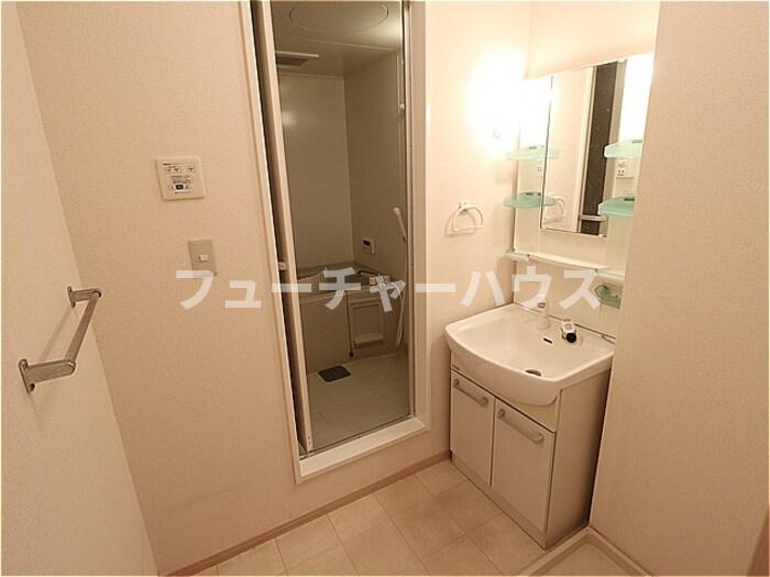 クリークガーデン C D E Fの内装写真