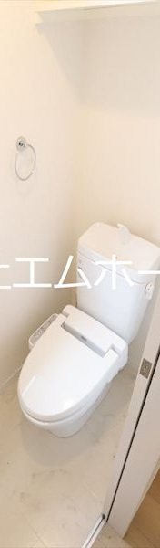 トイレ　温水洗浄暖房便座付トイレ