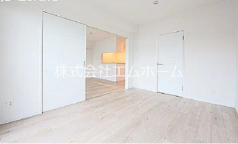 その他部屋・スペース　南側洋室6帖　ウォークインクローゼット付