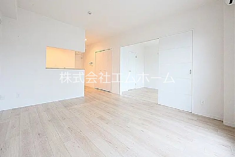 居室・リビング　LDK14.2帖　カウンターキッチン