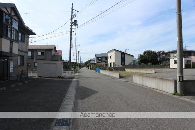 その他　前面道路（その他）まで0m