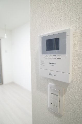 セキュリティ　TVモニターフォンで来客のチェック。