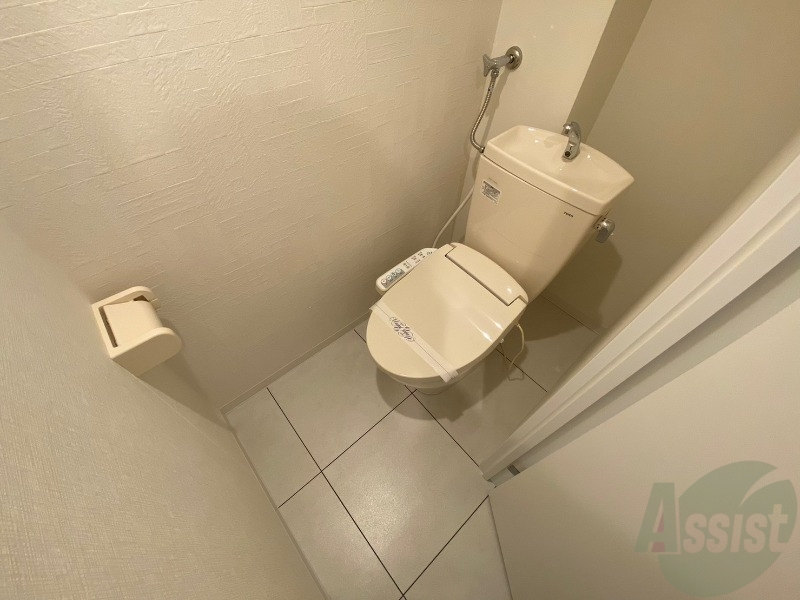 トイレ　こちらはトイレです。清潔感があり、安心して使用できます。