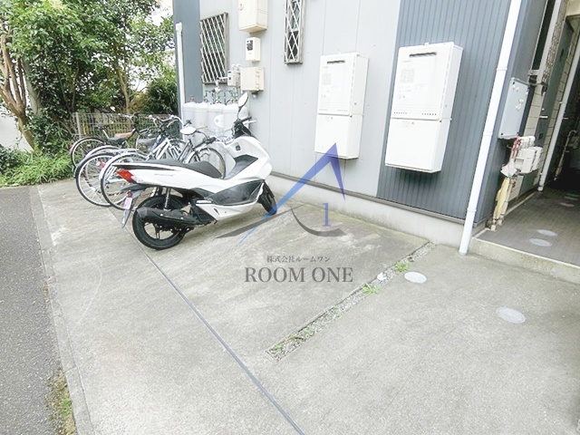その他共有部分　バイク置き場です。