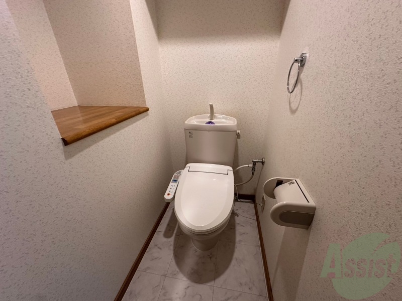 トイレ　トイレとお風呂が別なので清潔に使えて嬉しいですね。