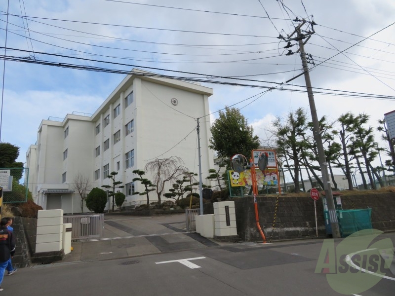 中学校　仙台市立南光台中学校（中学校）まで200m