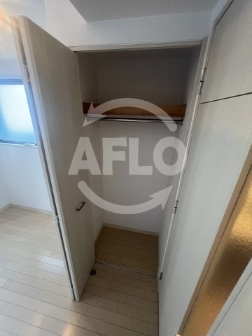 収納　エスリード弁天町南　クローゼット