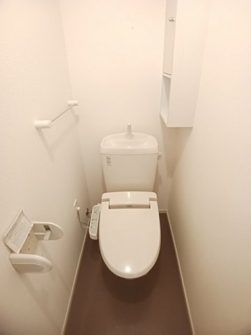 トイレ　コンパクトで使いやすいトイレです