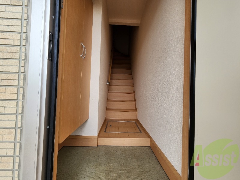 玄関　すっきりとした印象の玄関スペース