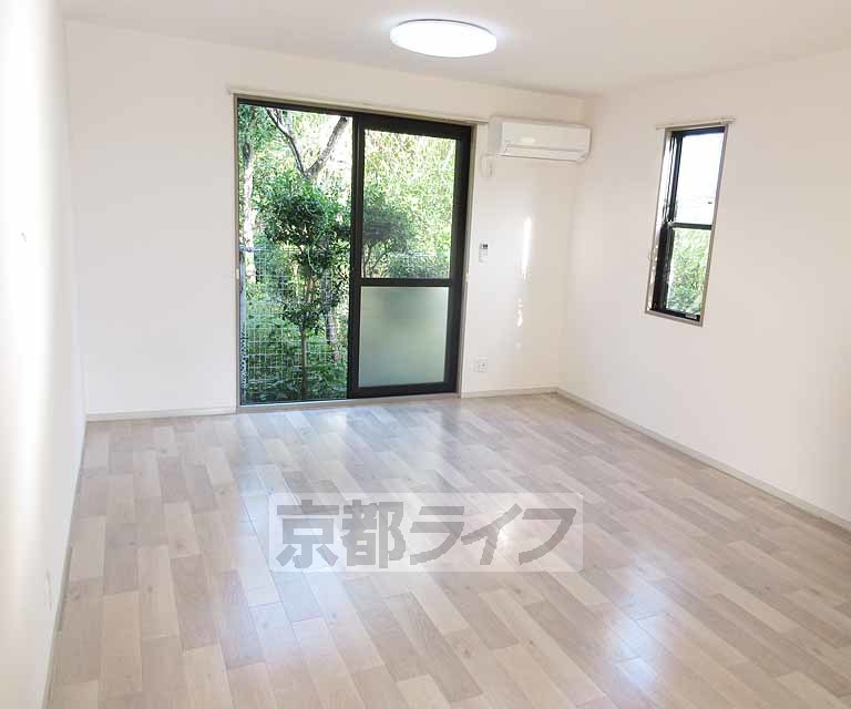 居室・リビング　開放的なお部屋です！