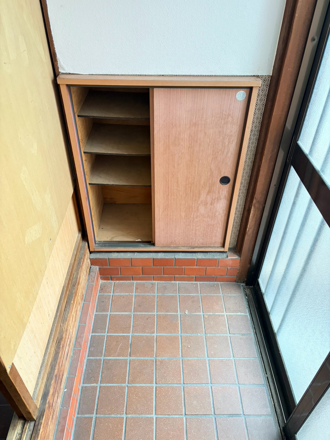 西九条2丁目一戸建ての玄関写真