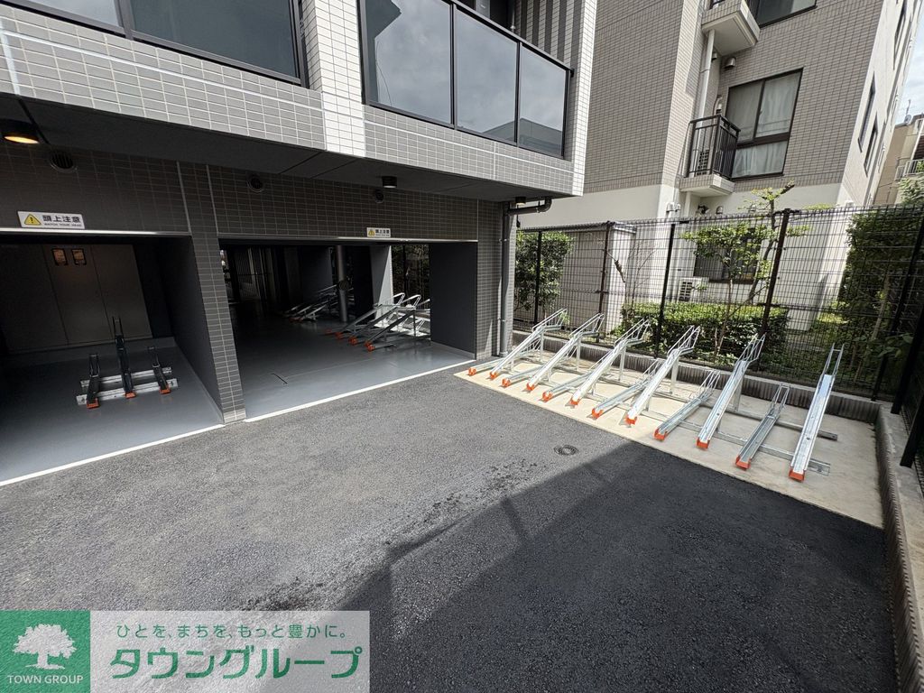 駐車場　駐車場