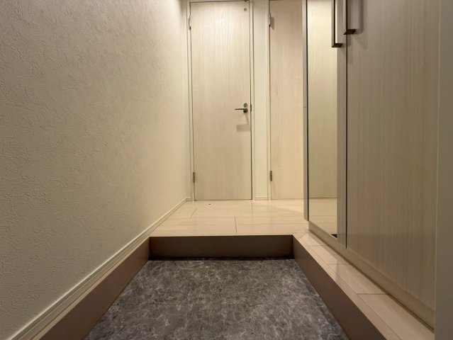 玄関　詳細は、RISUMO江坂本店までお問合せください♪