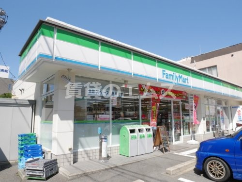 コンビニ　ファミリーマート福岡大楠一丁目店（コンビニ）まで77m