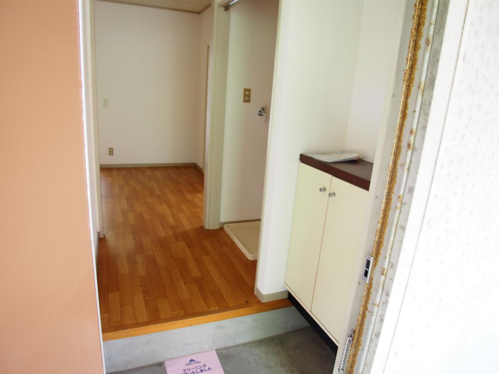 玄関　玄関にはシューズボックス完備！！