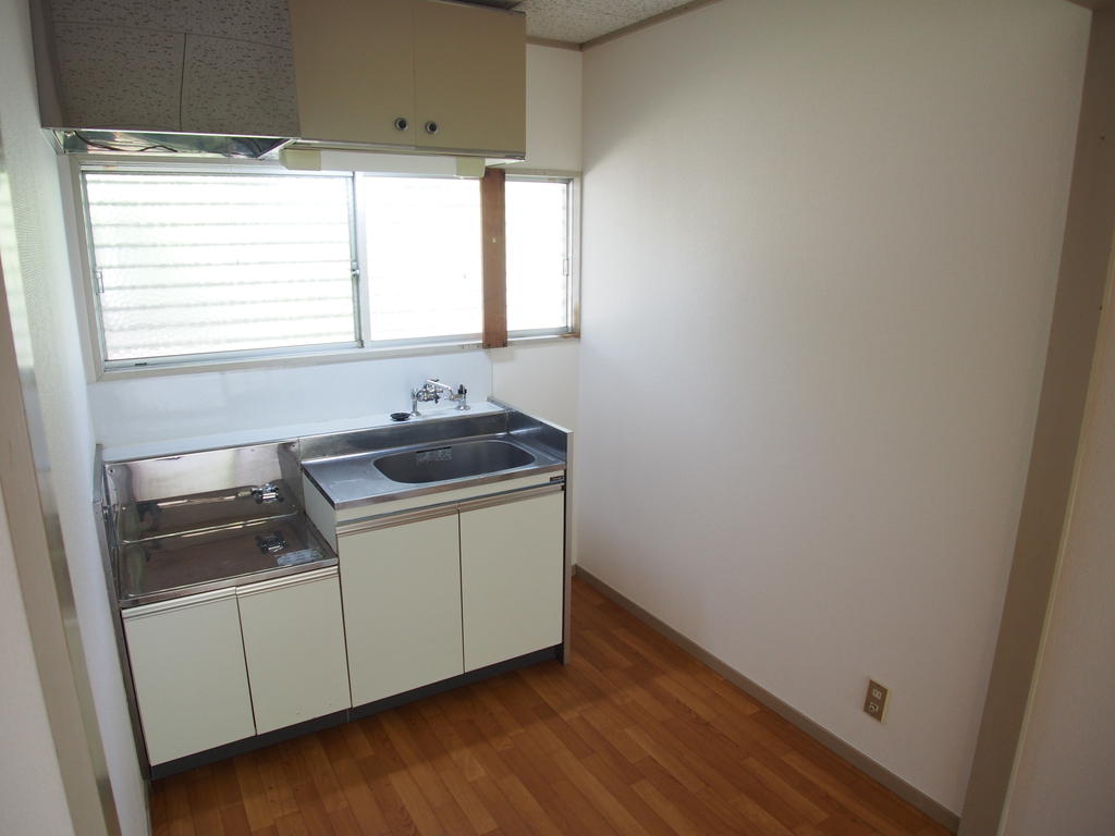 キッチン　窓がありますので、自然換気が可能なキッチン！！