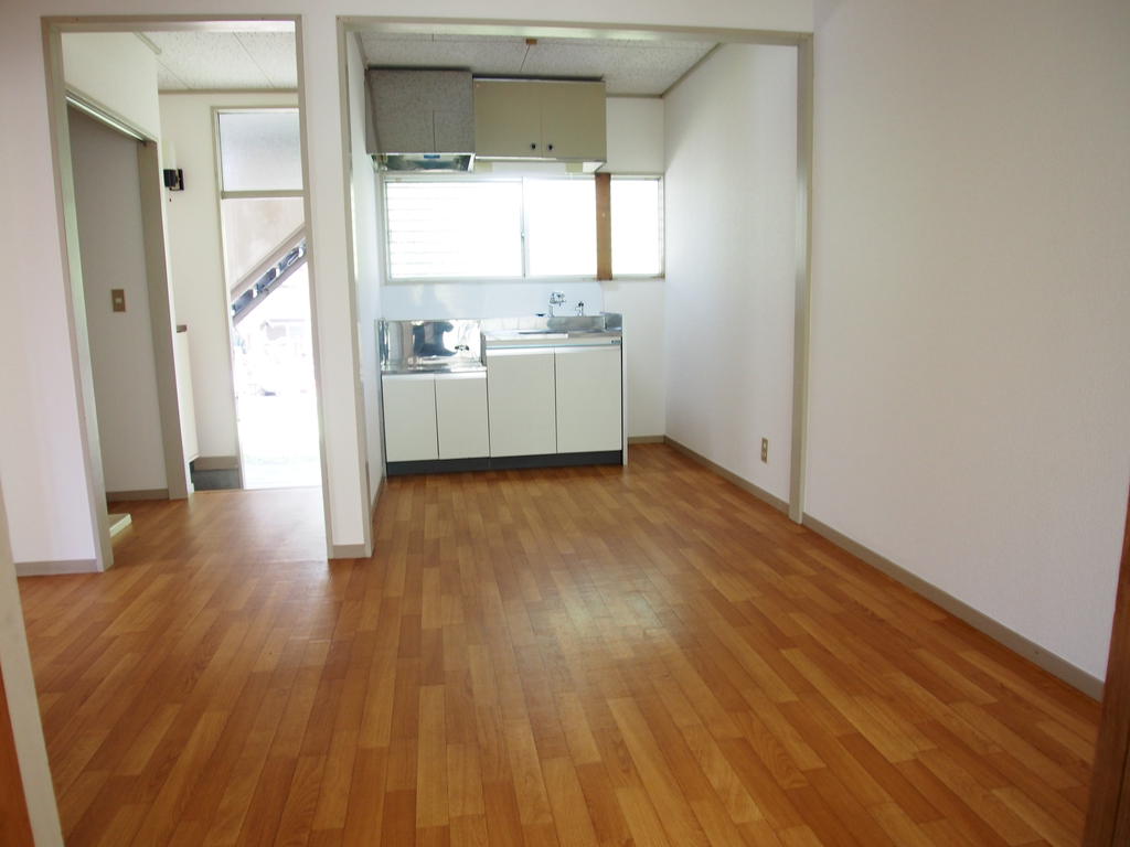 キッチン　玄関からは壁があり、キッチンは見えません！！