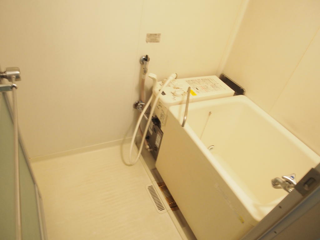 バス・シャワールーム　バランス釜なので沸かし直しが可能！！　シャワーのみも使用可能