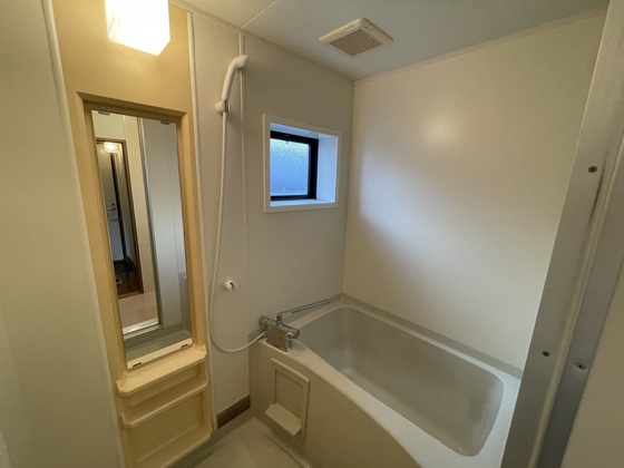 バス・シャワールーム　※他の号室の写真です。