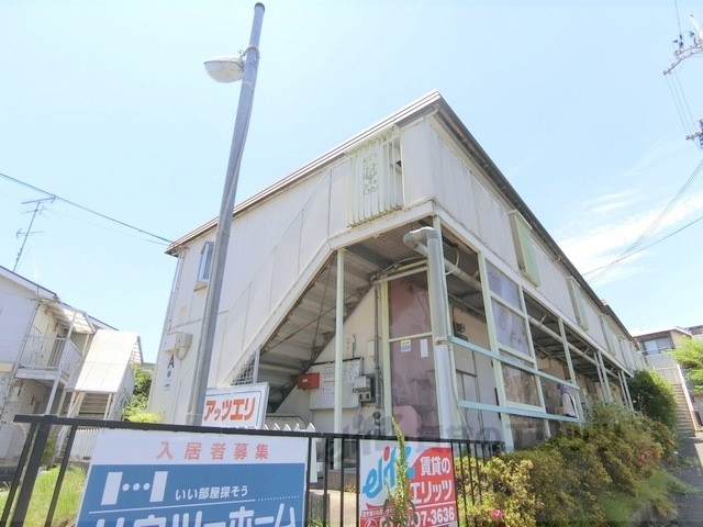 京田辺市三山木越前のアパートの建物外観