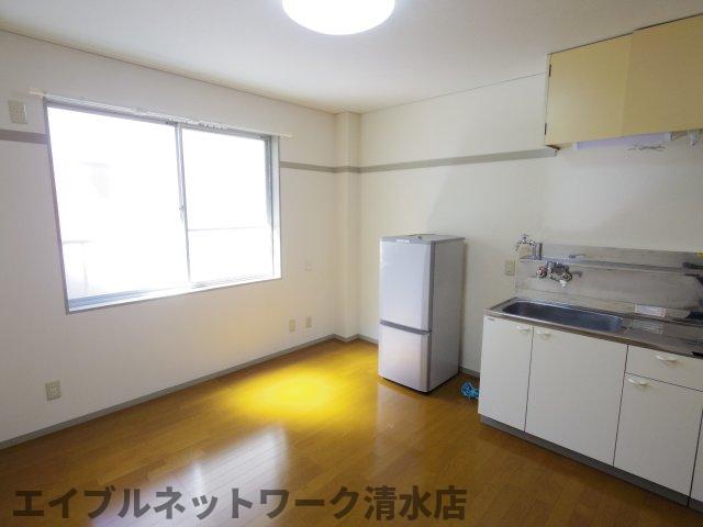 居室・リビング　同物件同タイプ