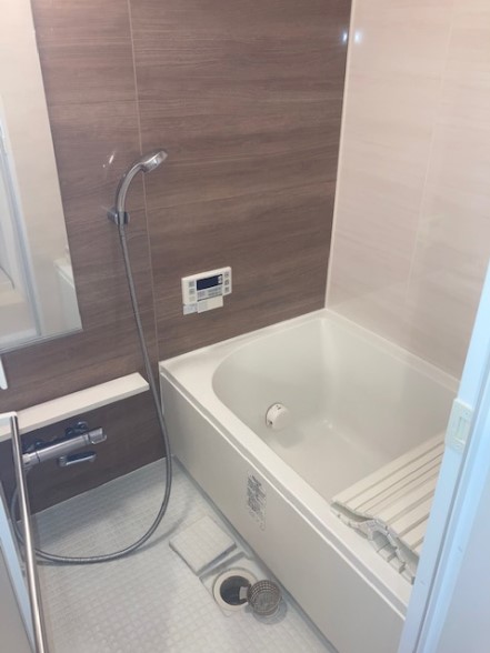 バス・シャワールーム　追焚機能と浴室乾燥機付