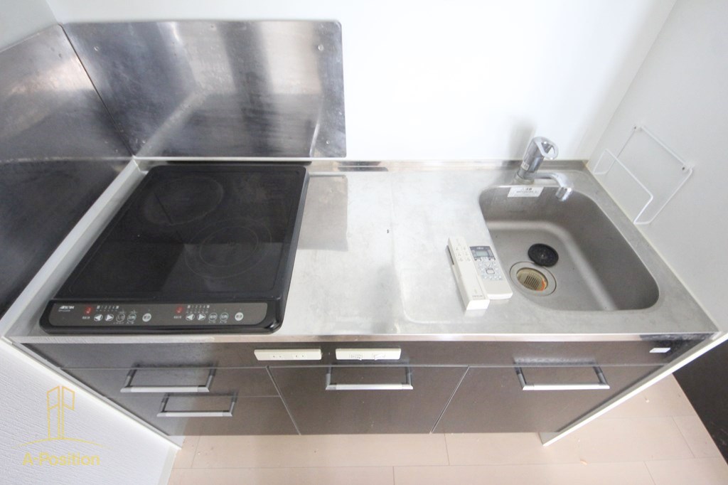 キッチン　セレニテ本町ROJI02