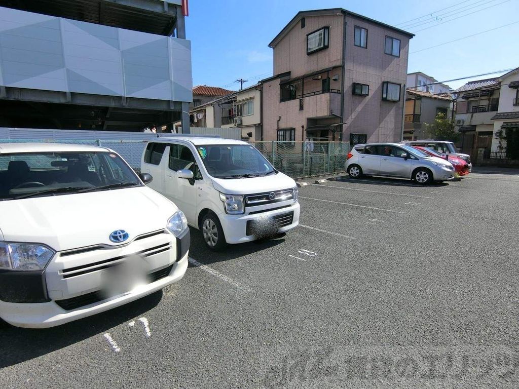 駐車場　駐車場