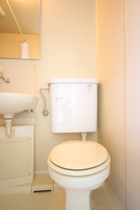 トイレ　浴室内、トイレです！