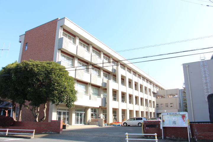 小学校　筑西市立下館小学校（小学校）まで1345m