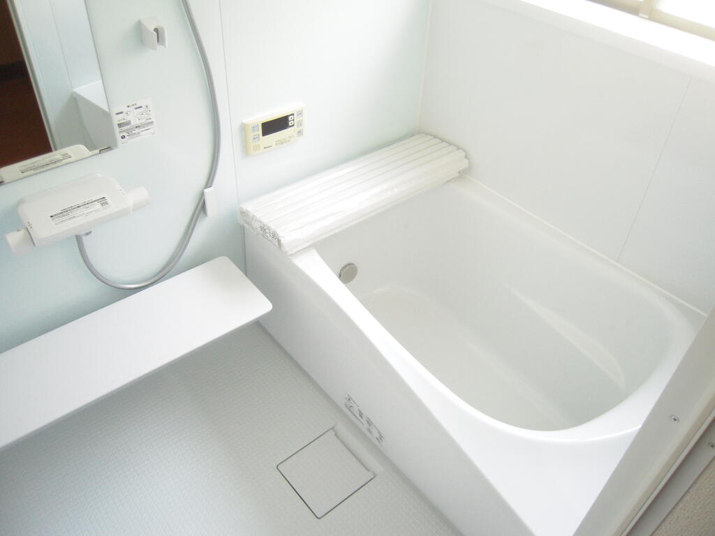 バス・シャワールーム　新規リフォーム、追炊き機能付き