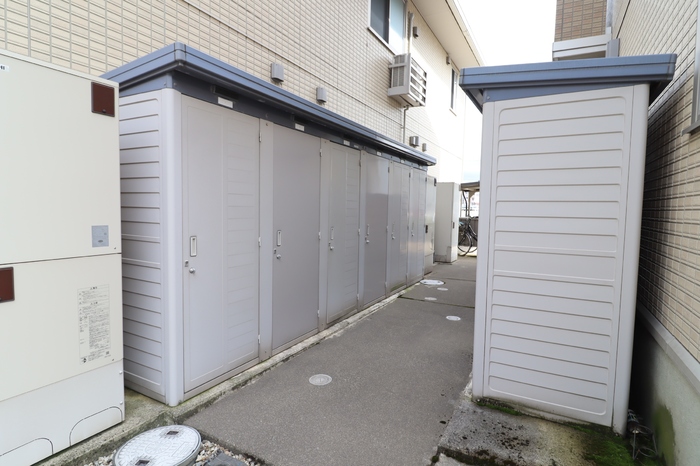 その他共有部分　タイヤなどしまえるトランクルームもございます♪