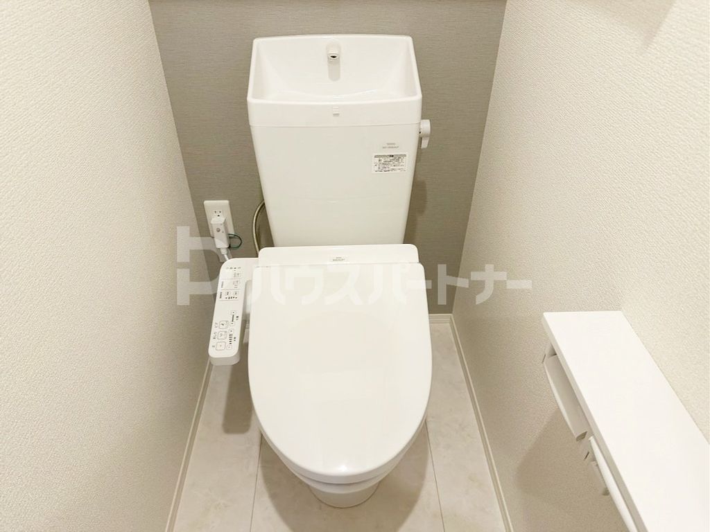 【メゾン・ド・クレマのトイレ】