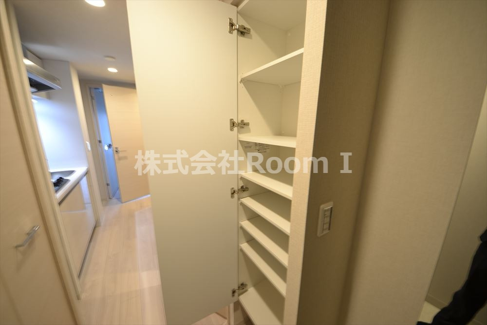 玄関　収納もある玄関です