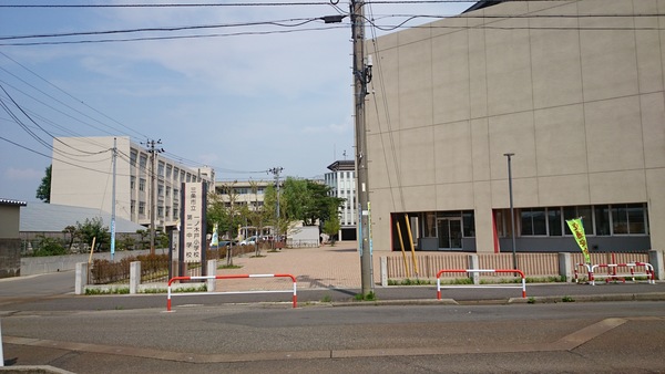 中学校　三条市立第二中学校（中学校）まで1522m