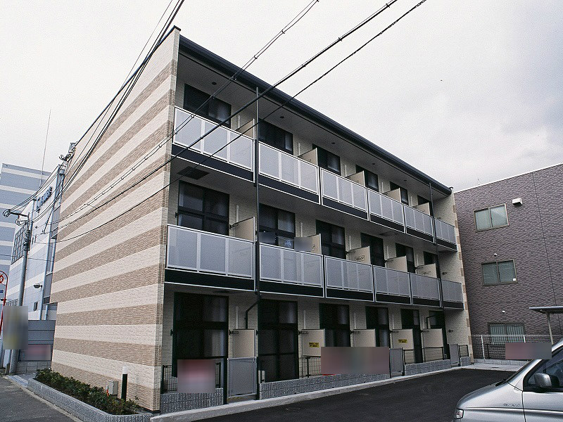 東大阪市七軒家のマンションの建物外観